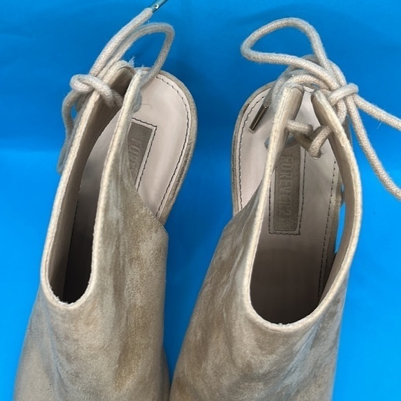 Women's Forever 21 Beige Wedge Tie-Back Faux Suede Shoes - Size 6.5 - Picture 5 of 8